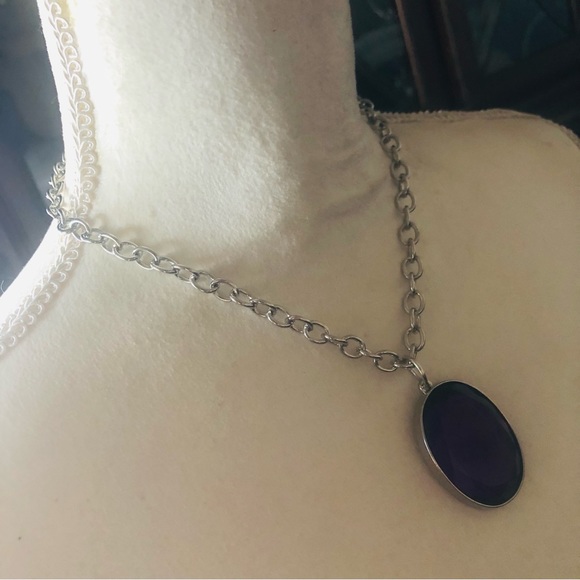 Large faceted purple glass cabochon stone necklace - Picture 5 of 12